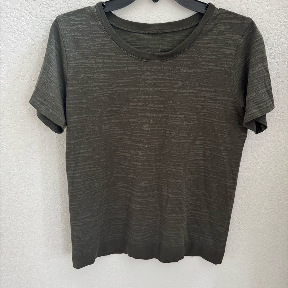 Lululemon Athletica Olive Green Relaxed Fit Short Sleeve Tee- Size 10-12